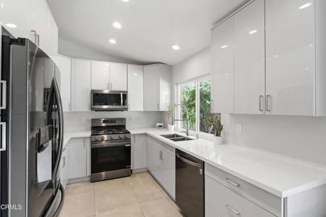 4552 Milpas Street, Camarillo, CA 93012