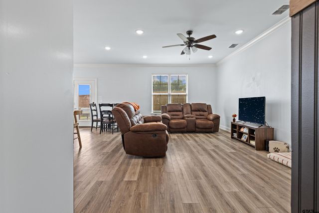 108 Hay Meadow, Winona, TX 75792