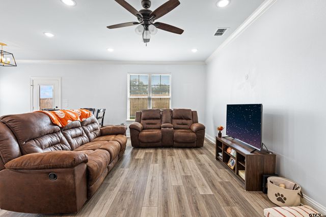 108 Hay Meadow, Winona, TX 75792