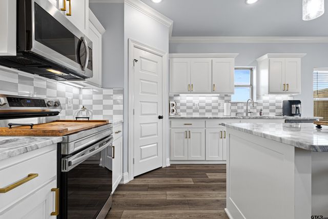 108 Hay Meadow, Winona, TX 75792