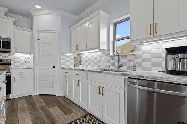 108 Hay Meadow, Winona, TX 75792