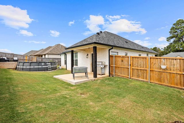 108 Hay Meadow, Winona, TX 75792