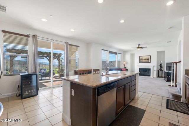 887 Coronado Circle, Santa Paula, CA 93060