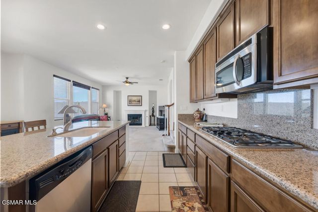 887 Coronado Circle, Santa Paula, CA 93060