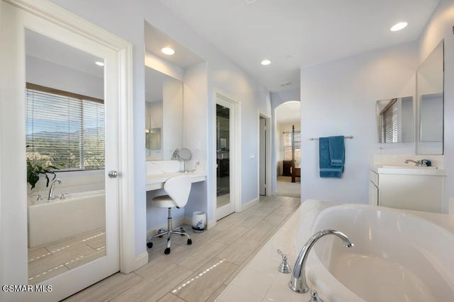 887 Coronado Circle, Santa Paula, CA 93060