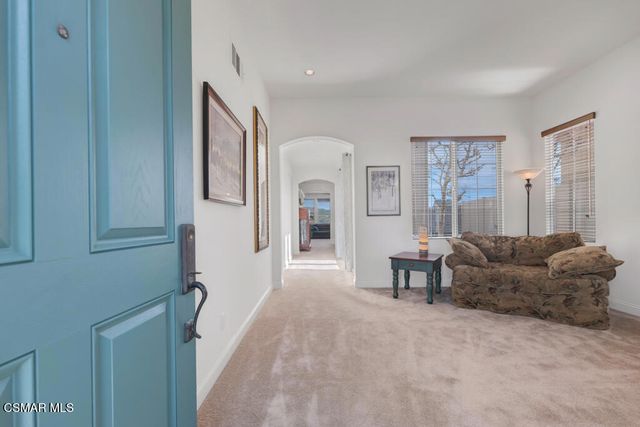 887 Coronado Circle, Santa Paula, CA 93060