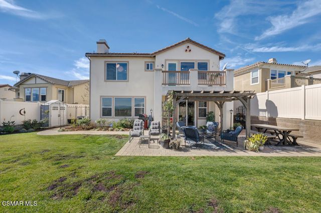 887 Coronado Circle, Santa Paula, CA 93060