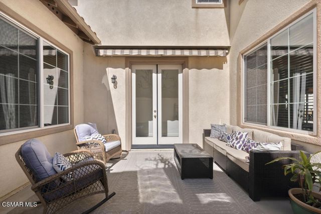 887 Coronado Circle, Santa Paula, CA 93060