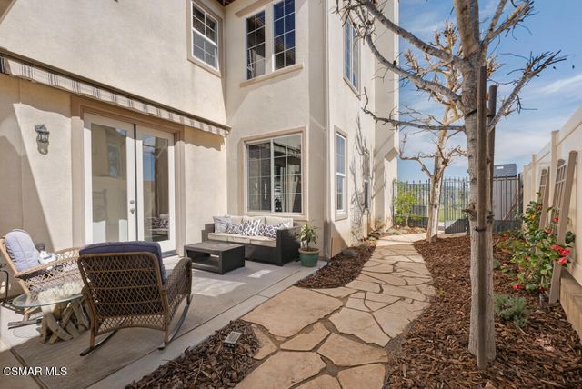 887 Coronado Circle, Santa Paula, CA 93060