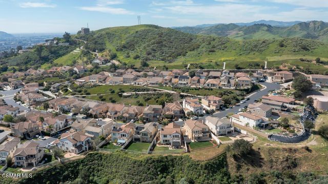 887 Coronado Circle, Santa Paula, CA 93060