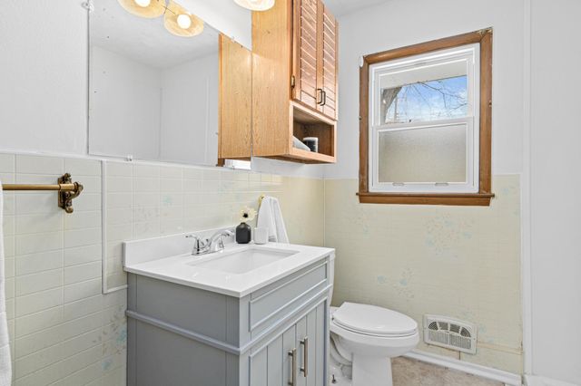 5762 Schutta Road, Shoreview, MN 55126