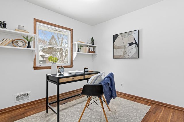 5762 Schutta Road, Shoreview, MN 55126