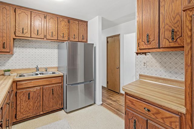 5762 Schutta Road, Shoreview, MN 55126