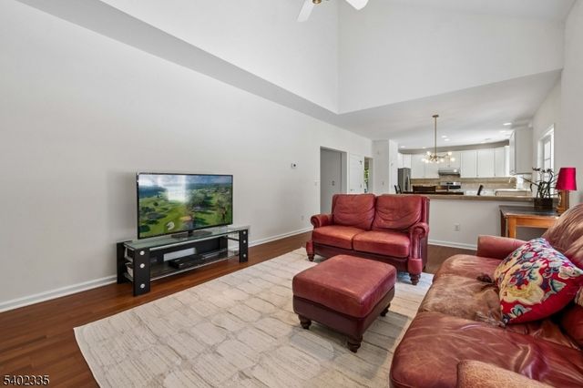 9 Tartan Dr, Bernards Twp., NJ 07920