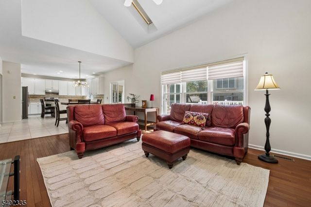 9 Tartan Dr, Bernards Twp., NJ 07920