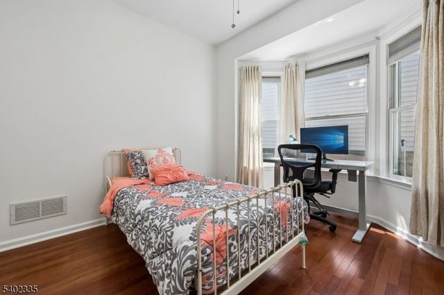 9 Tartan Dr, Bernards Twp., NJ 07920