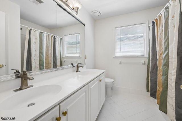 9 Tartan Dr, Bernards Twp., NJ 07920