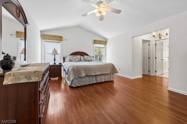 9 Tartan Dr, Bernards Twp., NJ 07920