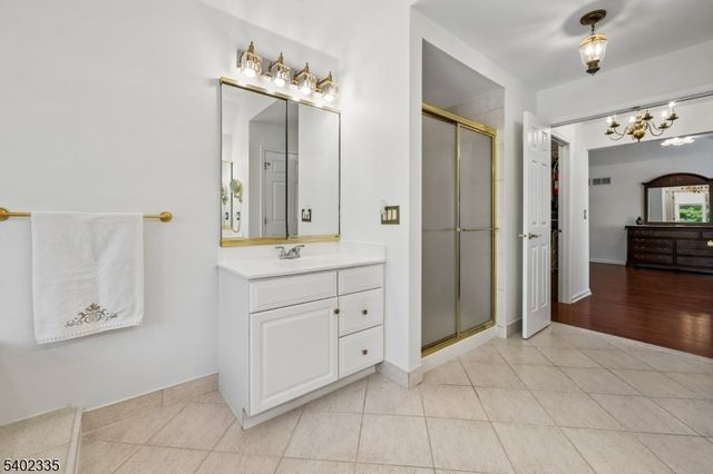 9 Tartan Dr, Bernards Twp., NJ 07920