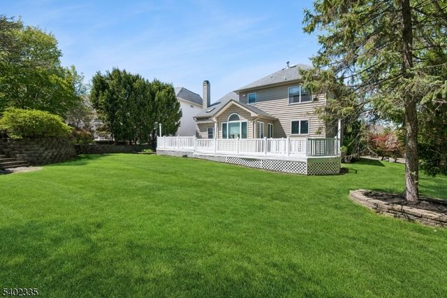 9 Tartan Dr, Bernards Twp., NJ 07920