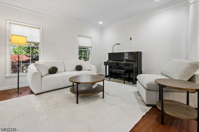 9 Tartan Dr, Bernards Twp., NJ 07920