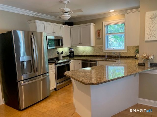 20 Madison Lane 20, Avon, CT 06001