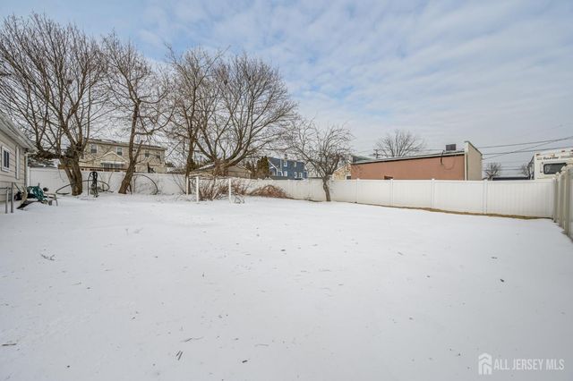 131 Stokes Avenue, Ewing, NJ 08638