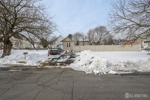 131 Stokes Avenue, Ewing, NJ 08638