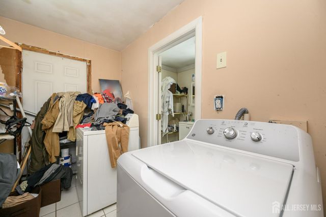 131 Stokes Avenue, Ewing, NJ 08638