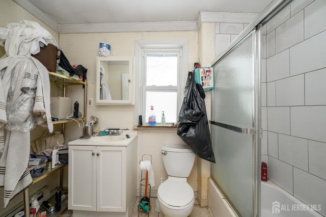 131 Stokes Avenue, Ewing, NJ 08638