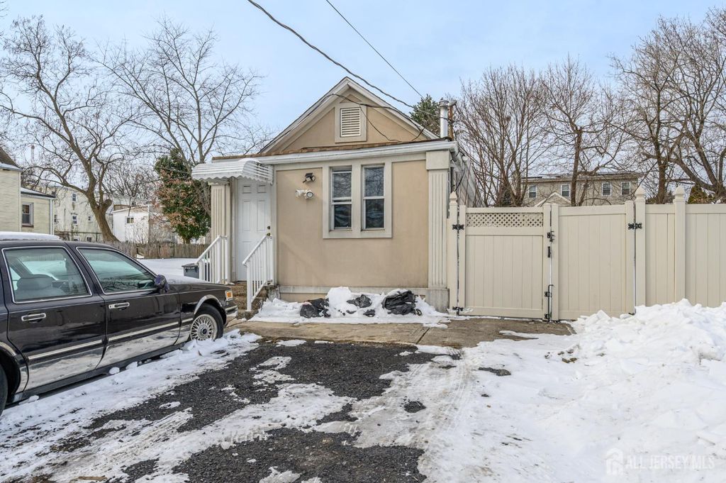 131 Stokes Avenue, Ewing, NJ 08638