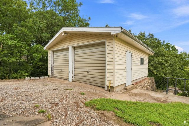 3116 Oak Shores Road, Manhattan, KS 66503