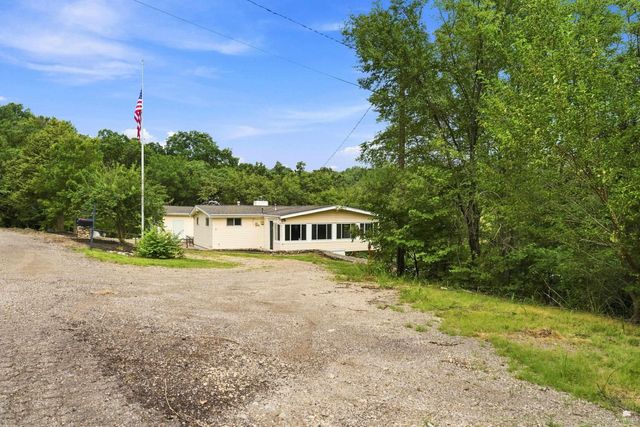 3116 Oak Shores Road, Manhattan, KS 66503