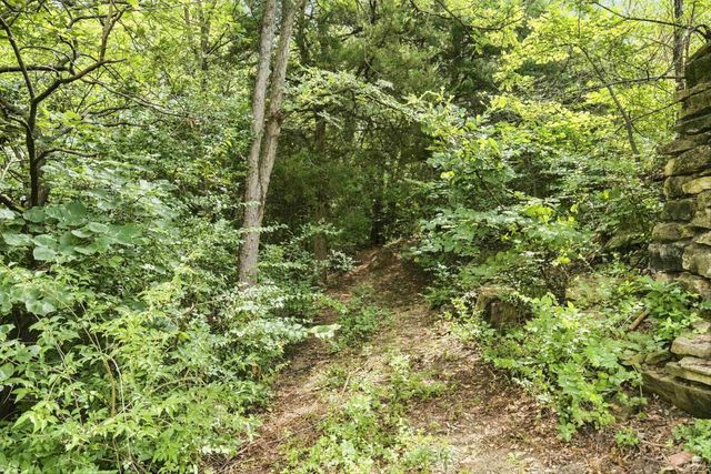 3116 Oak Shores Road, Manhattan, KS 66503