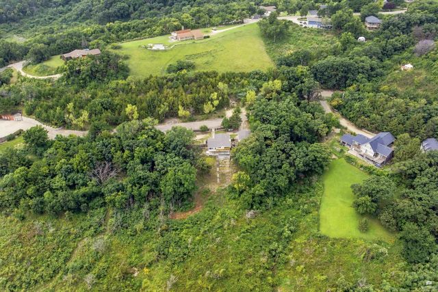3116 Oak Shores Road, Manhattan, KS 66503