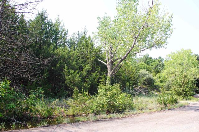 3116 Oak Shores Road, Manhattan, KS 66503