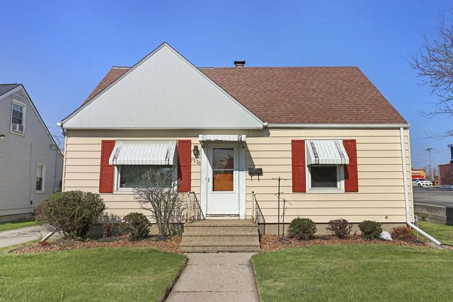 7526 38th AVENUE, Kenosha, WI 53142