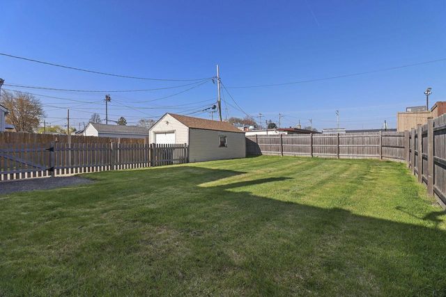7526 38th AVENUE, Kenosha, WI 53142