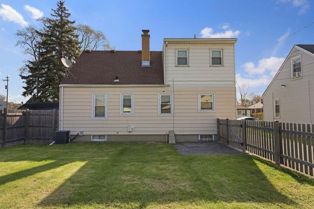 7526 38th AVENUE, Kenosha, WI 53142