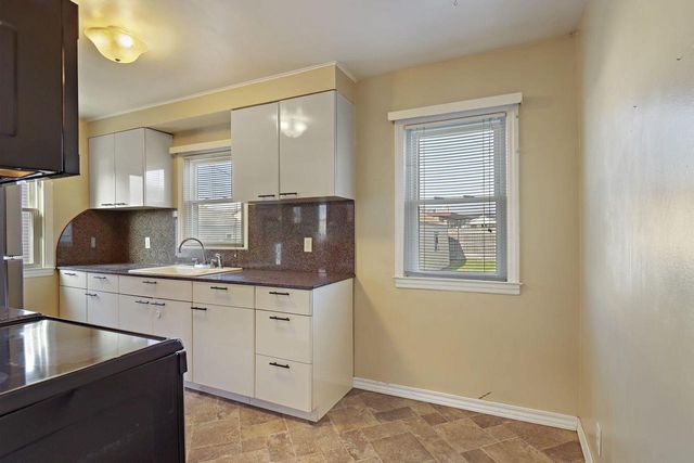 7526 38th AVENUE, Kenosha, WI 53142