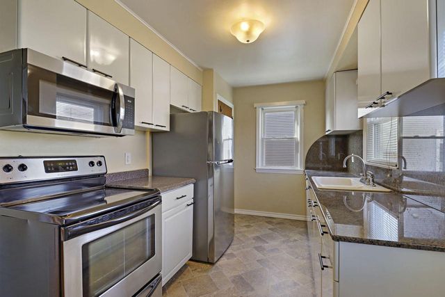 7526 38th AVENUE, Kenosha, WI 53142