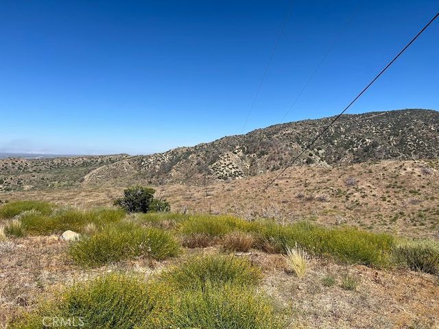 0 200, Llano, CA 93544