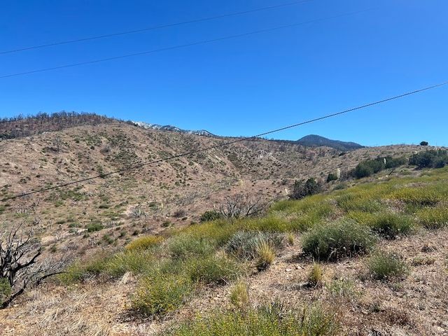 0 200, Llano, CA 93544