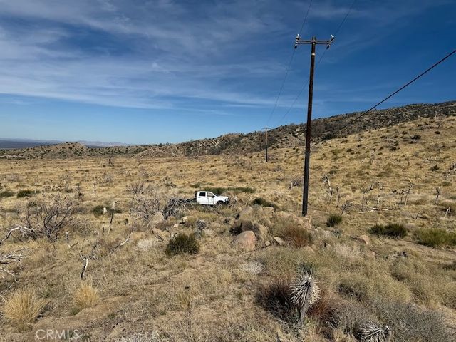 0 200, Llano, CA 93544