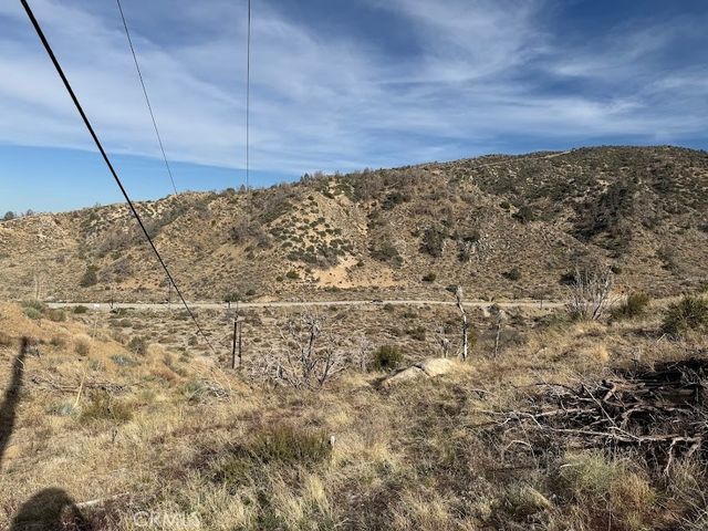 0 200, Llano, CA 93544