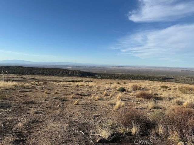 0 200, Llano, CA 93544