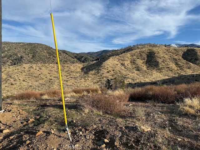 0 200, Llano, CA 93544