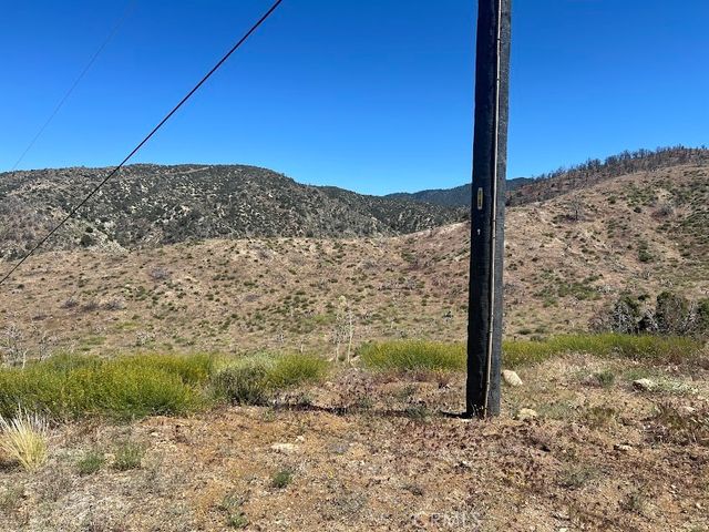 0 200, Llano, CA 93544