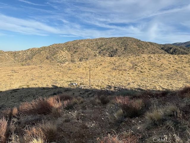 0 200, Llano, CA 93544