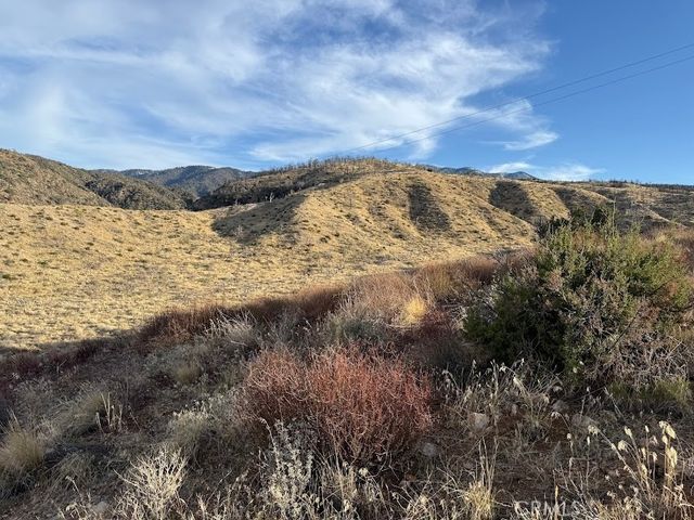 0 200, Llano, CA 93544